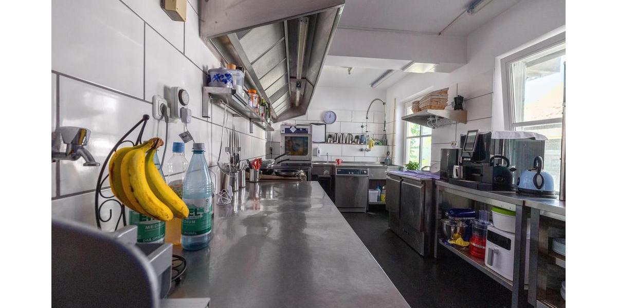 Voll ausgestattete Gastroküche